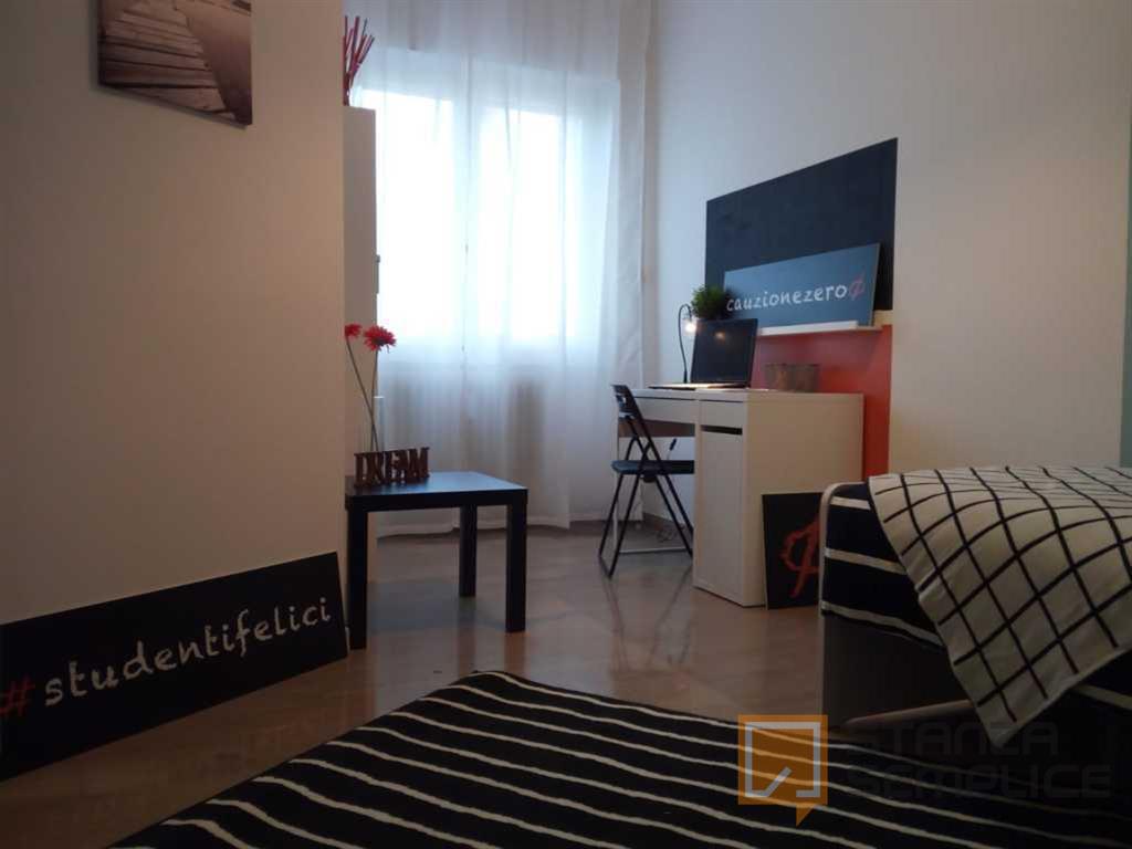 14 sqm room in Via Rocca D'anfo, Brescia