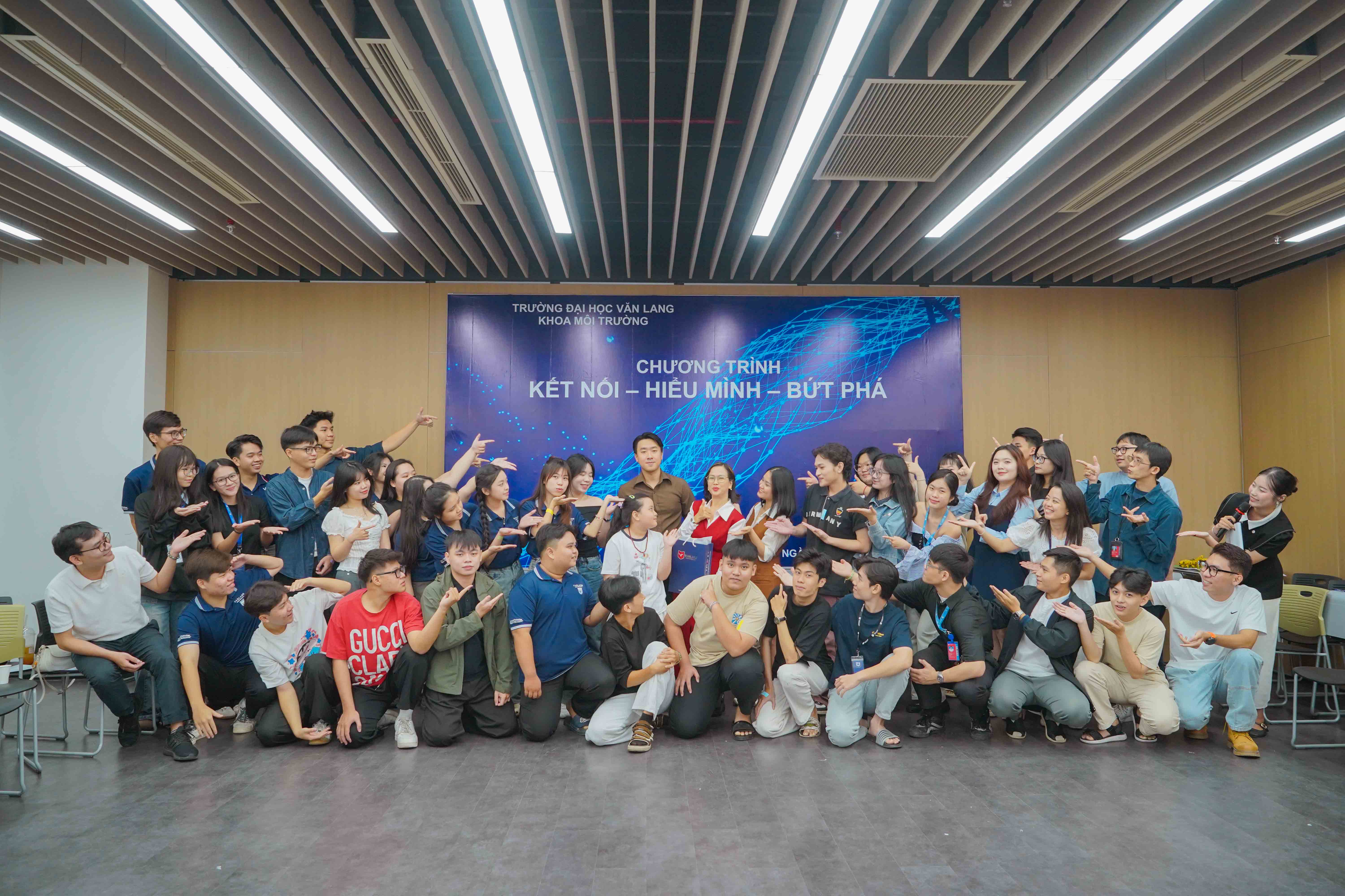 khoa-moi-truong-truong-dai-hoc-van-lang-to-chuc-chuong-trinh-ket-noi-hieu-minh-buc-pha-c.jpg