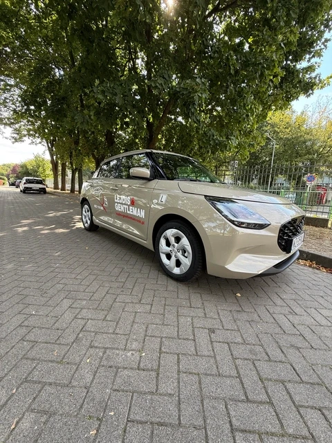 Nowoczesne samochody, jak Hyundai i20, w OSK Lejdis & Gentleman Warszawa – komfortowa nauka jazdy.