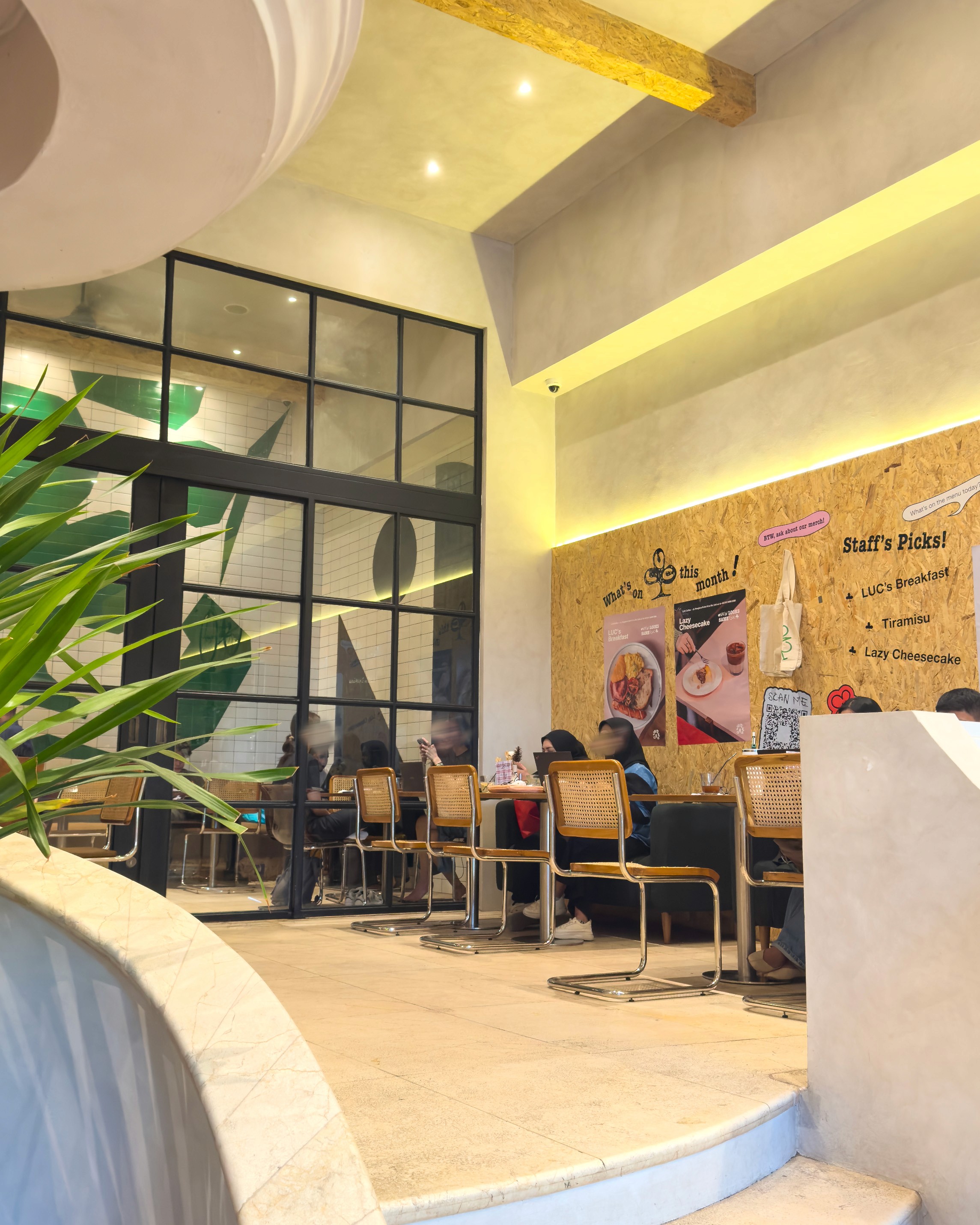 luc downstair seatings