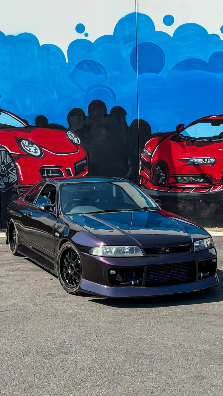 Nissan Skyline R33 importée par UK Car Central