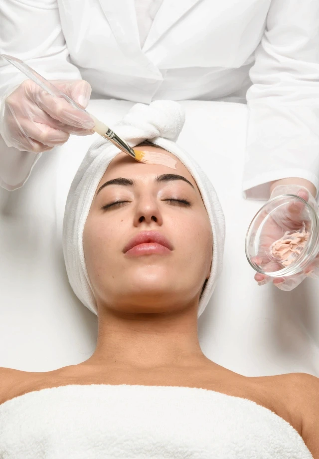 man in black crew neck shirt