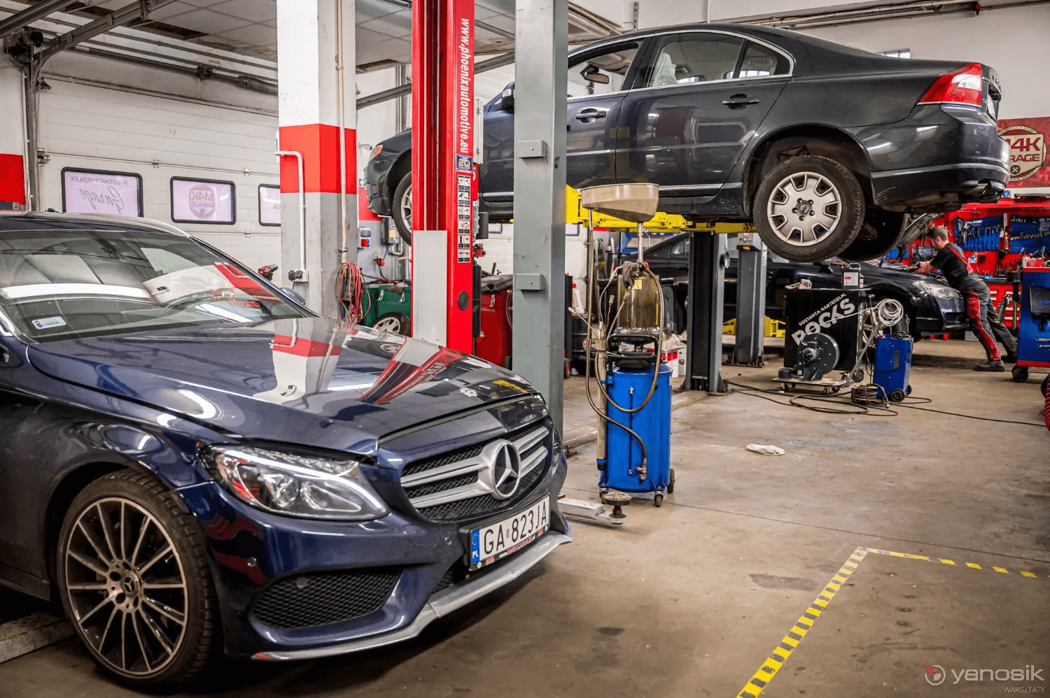 Minimalist beige sweatshirt