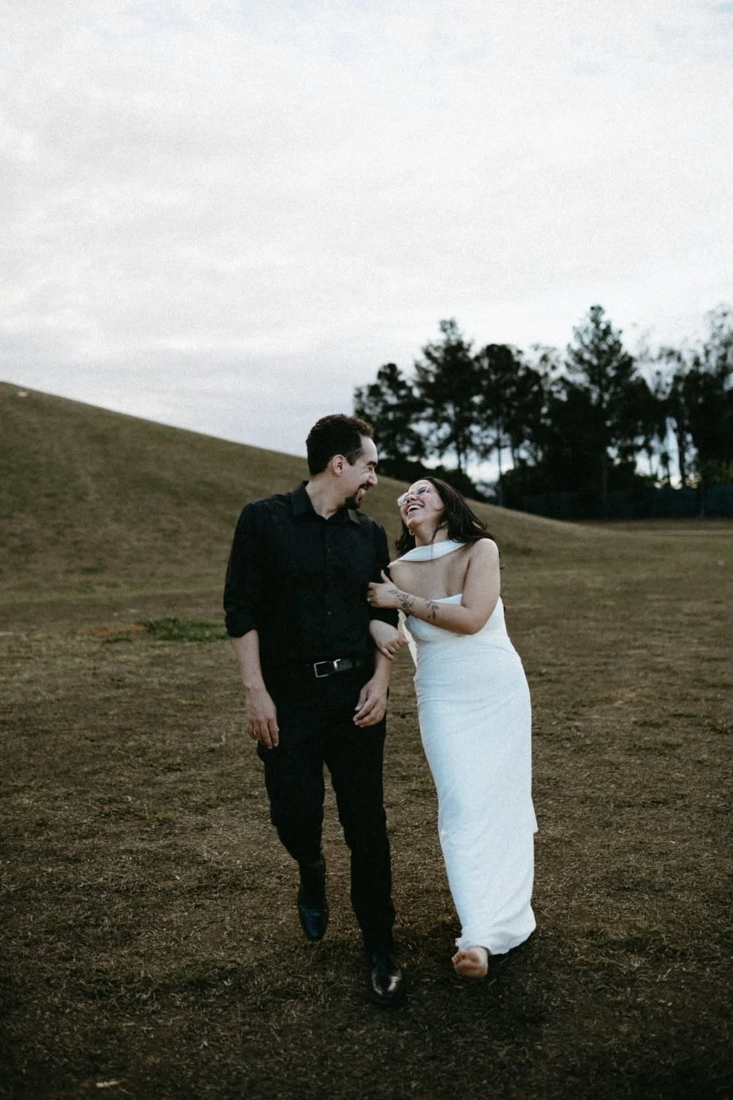 Black and white romantic wedding background photo