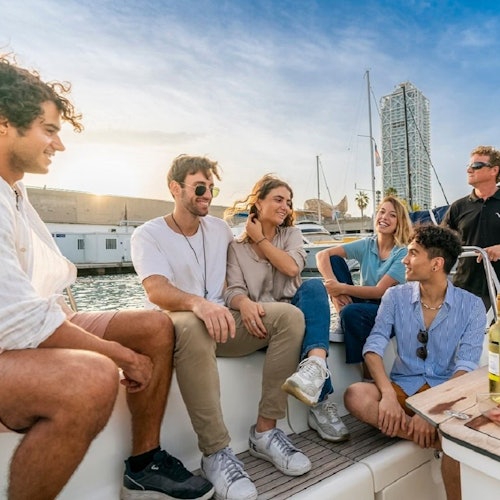 Ljudi uživaju u izlasku