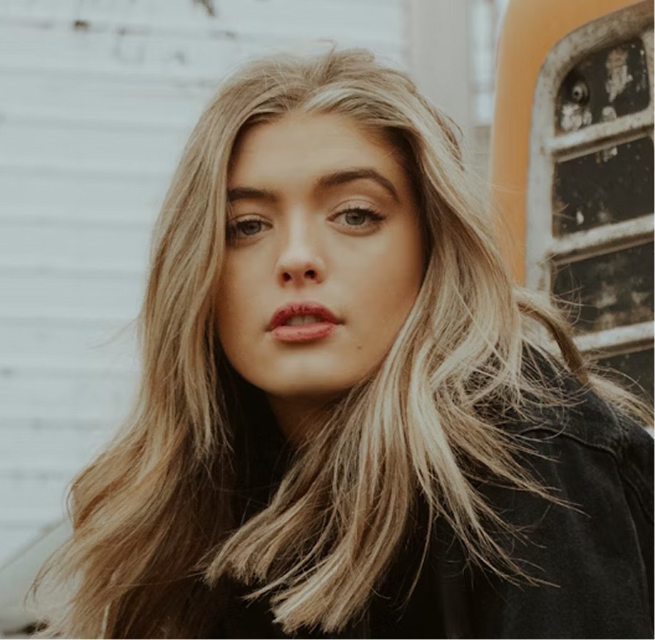 Julia Schneider - Blog Owner