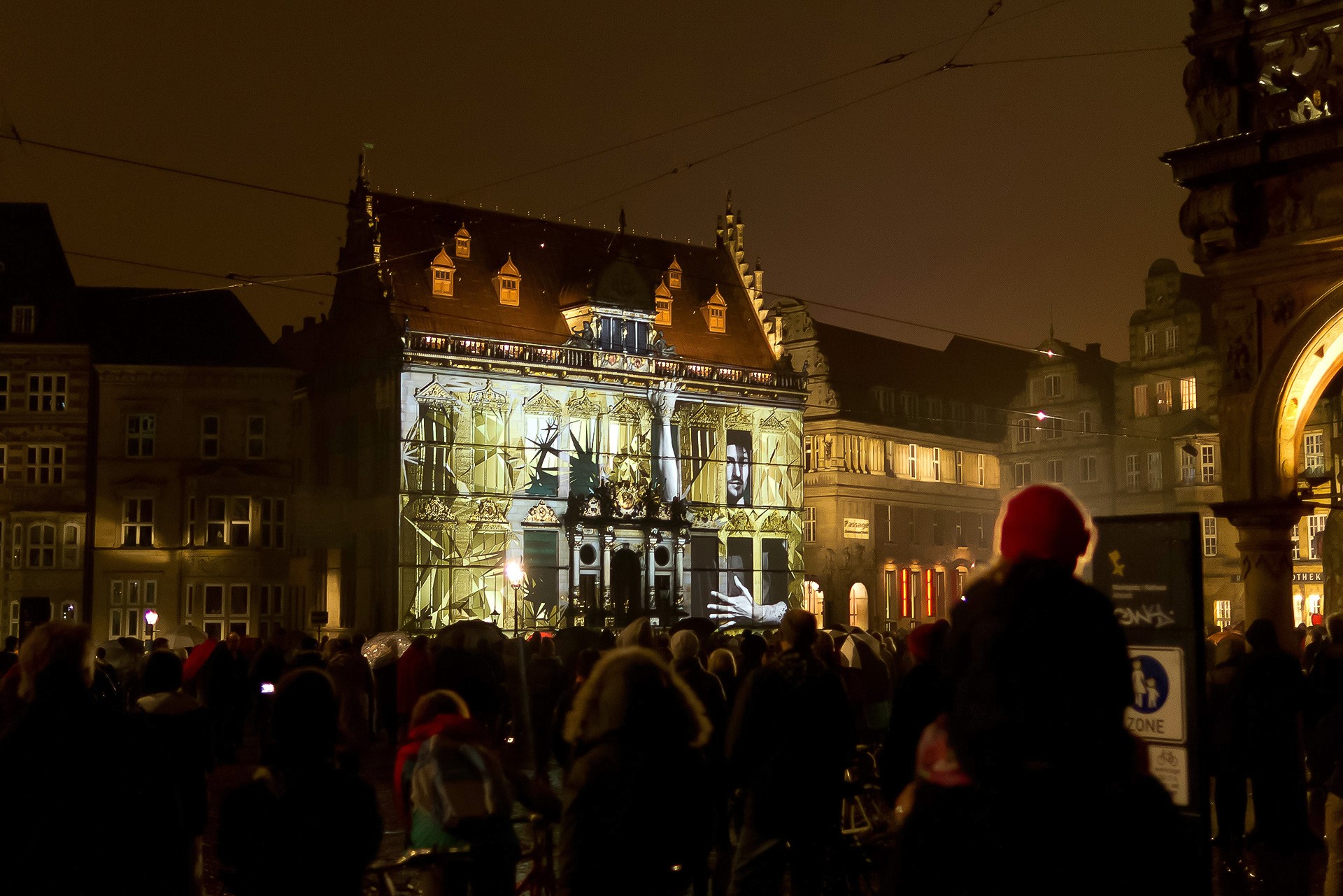 Buntes Gold -  - architecture projection mapping