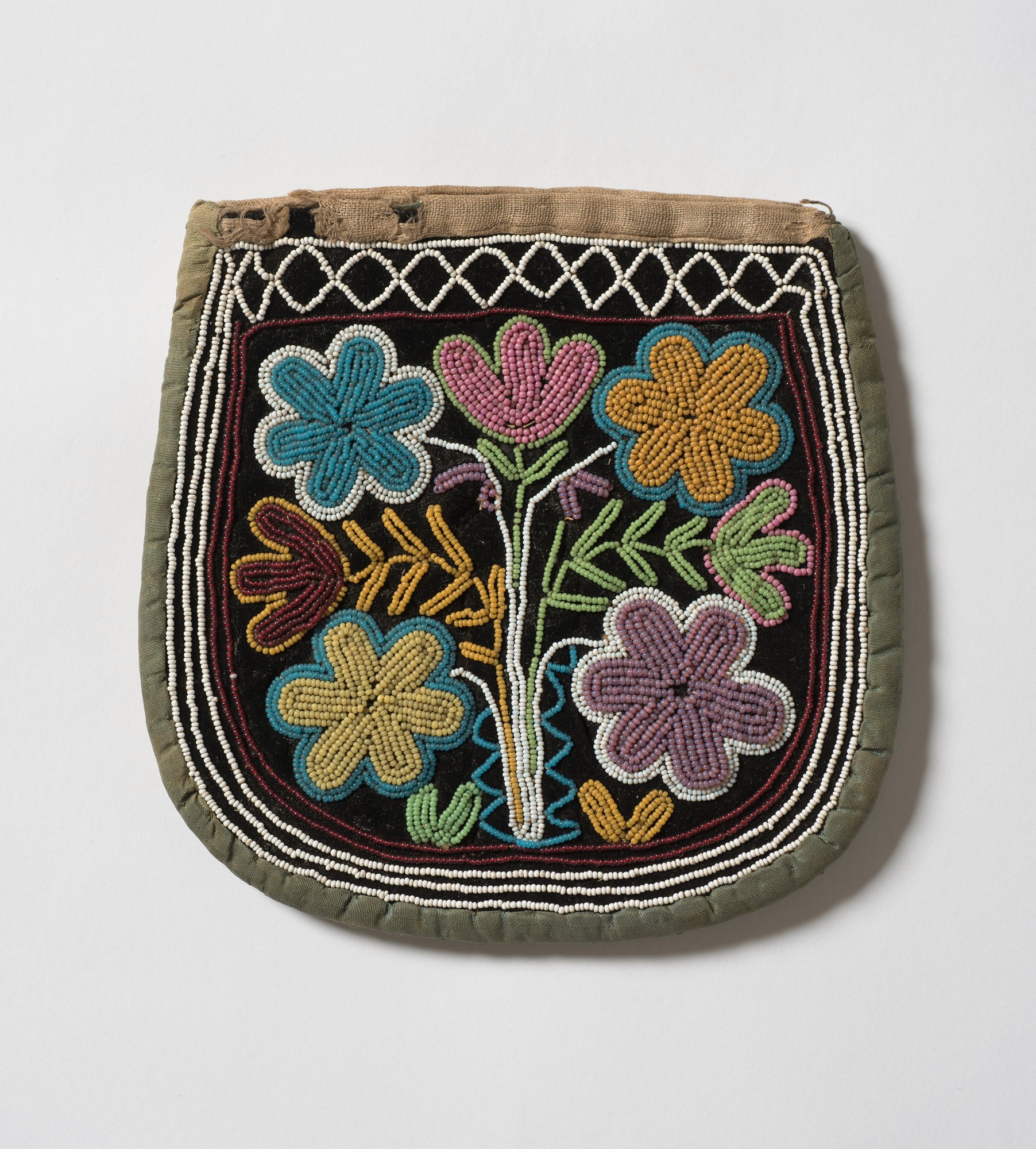 Charlotte Hesse, Embroidered purse, c1823, Castlemaine Historical Museum