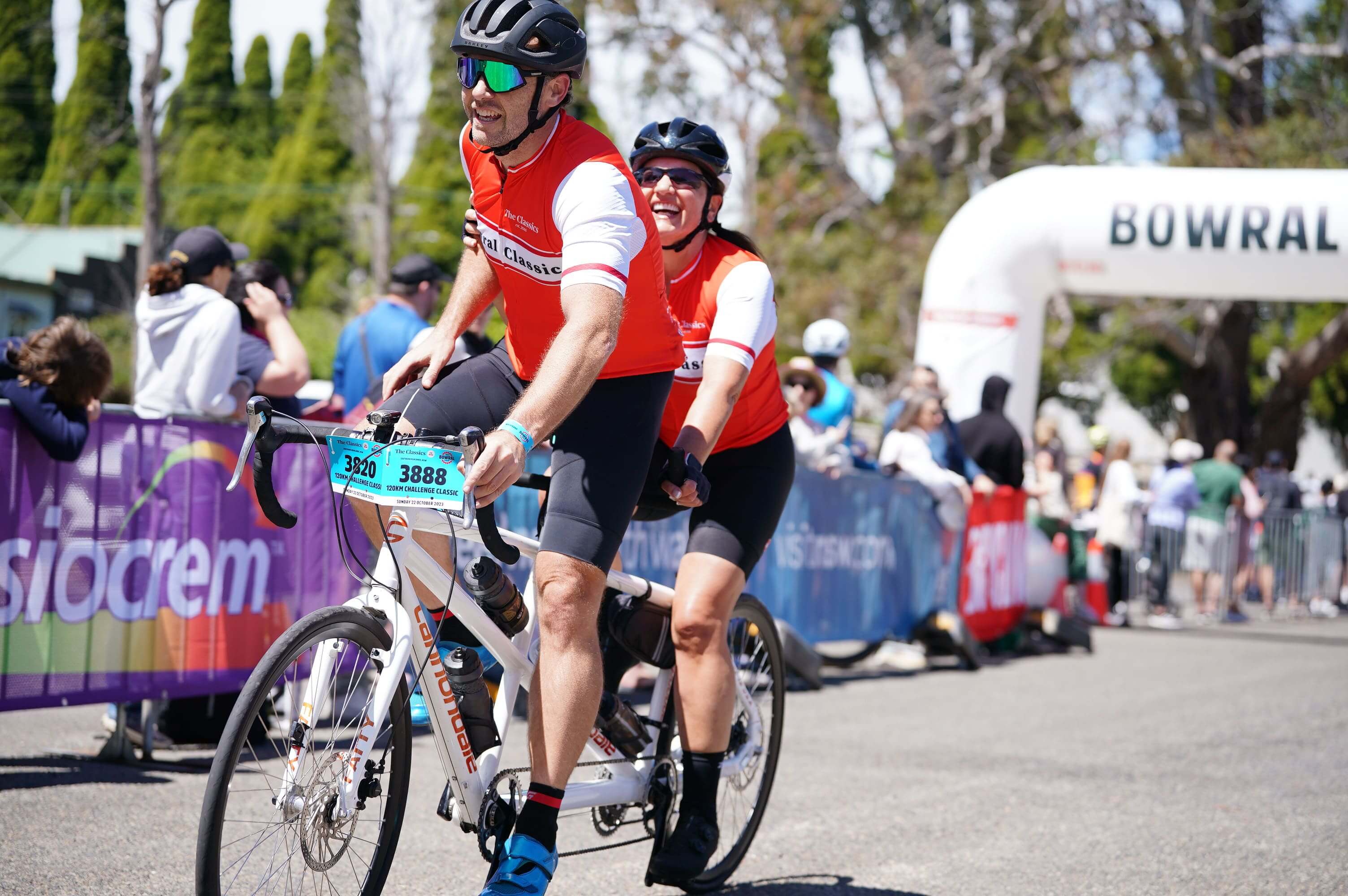 Lily and pilot Dan coming over the finish line at the Bowral Classic