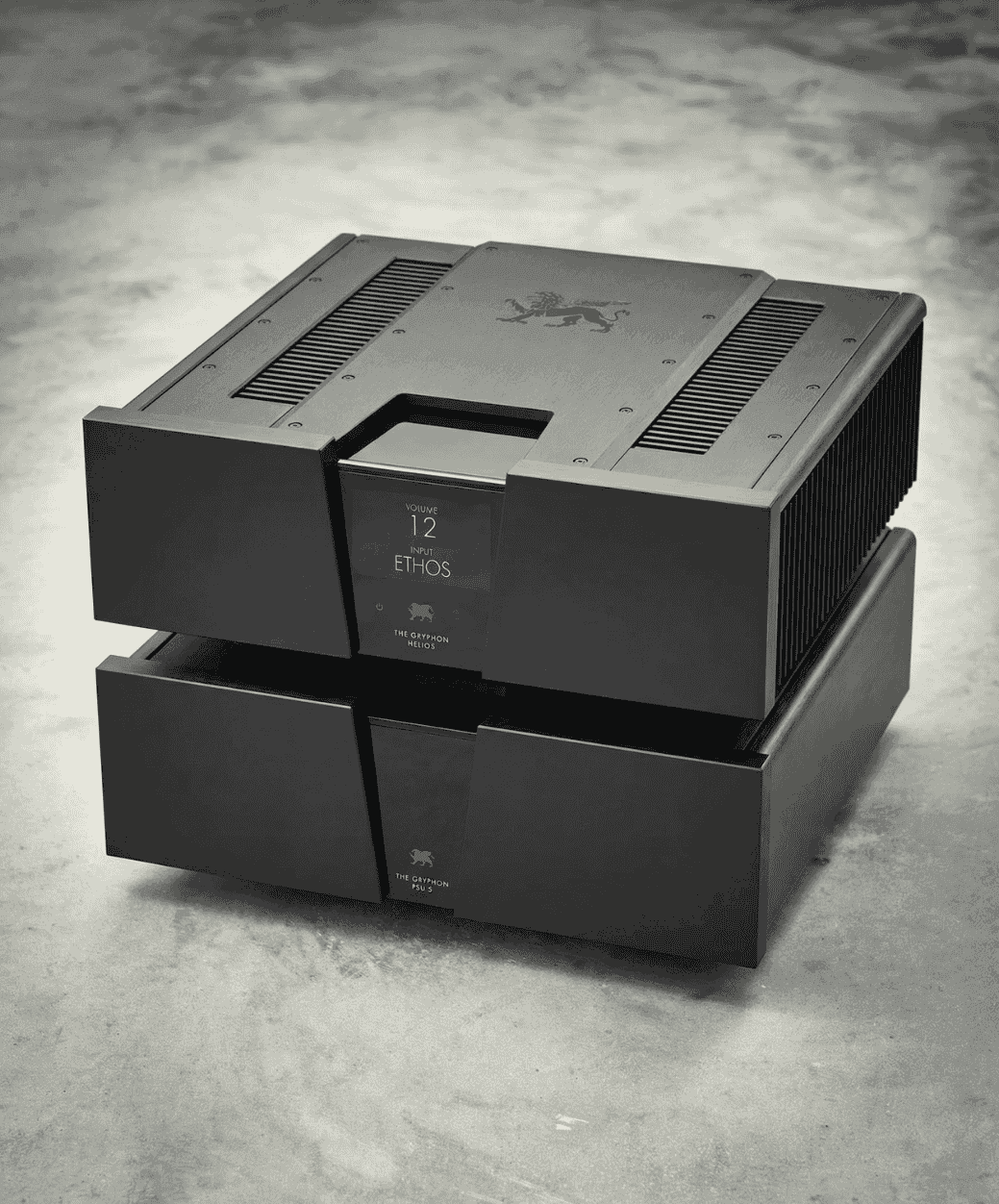 The Gryphon Audio - Preamplifier - HELIOS - Top and front view - LE STUDIO HIFI Official Gryphon Audio Dealer