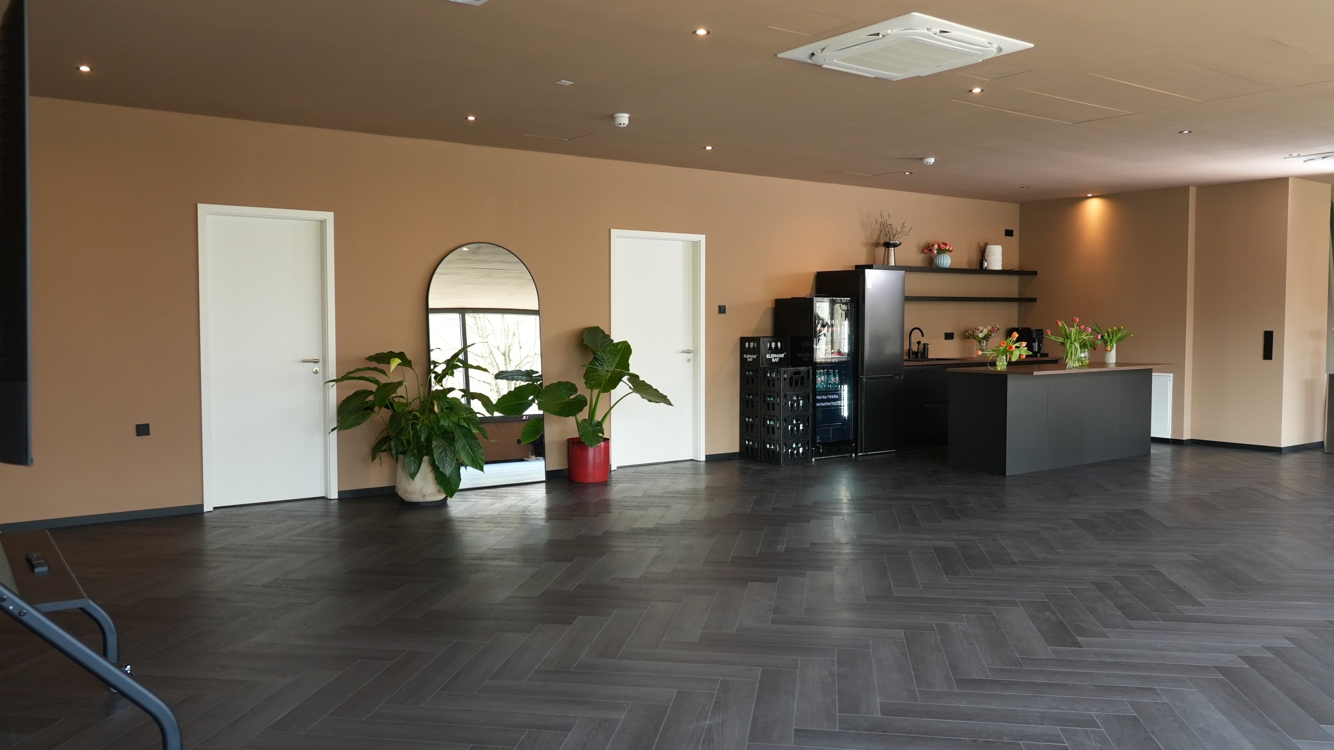 Symmetrical abstract architectural pattern in black and white.