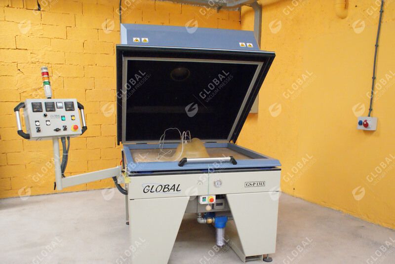 Heated vacuum press with monitoring