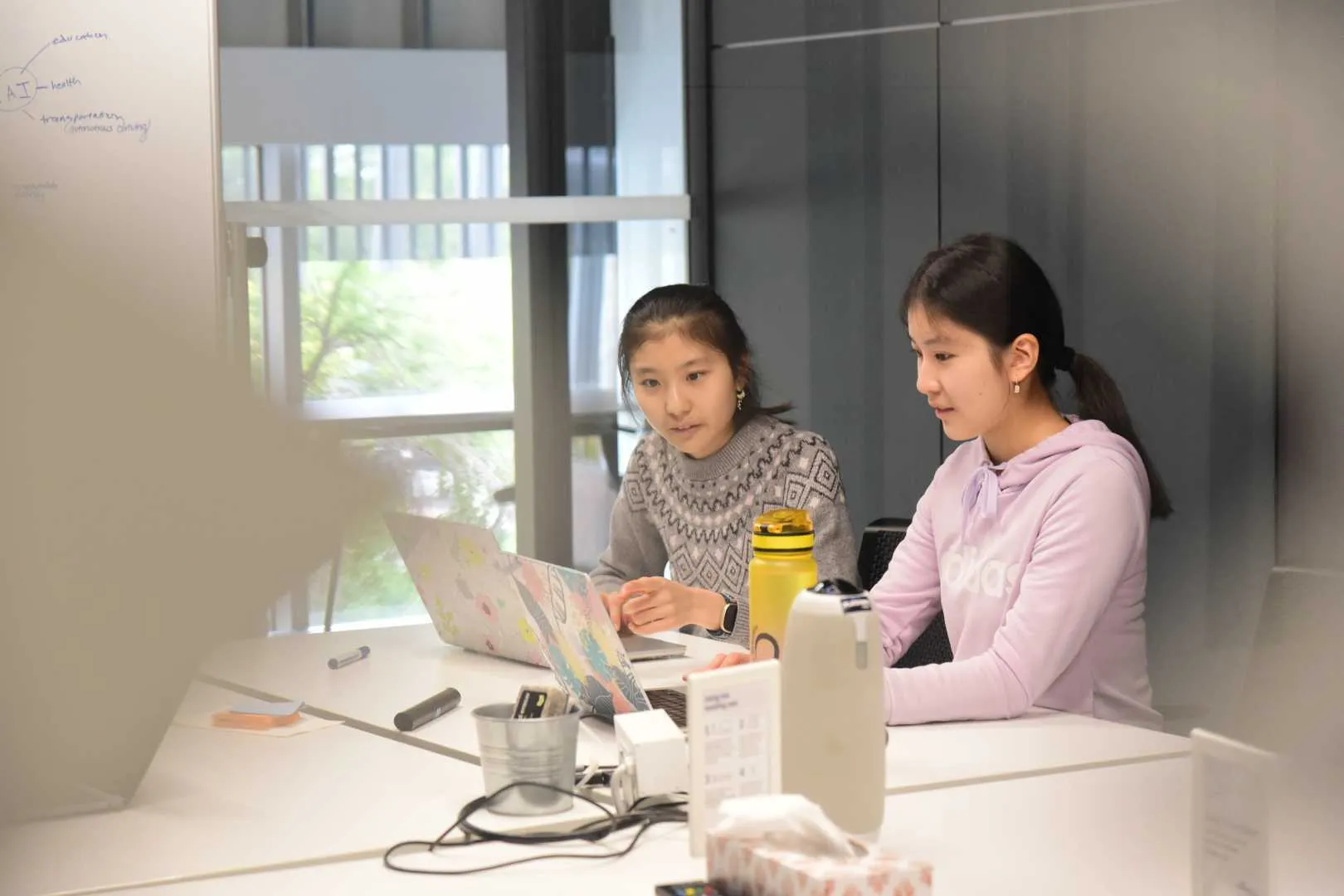 Life at TKS — students and mentors during the program (photo 5)