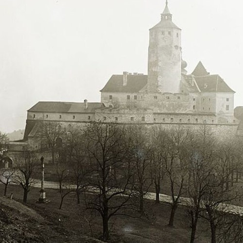 获取福尔赫滕施泰因堡冬季导游游门票