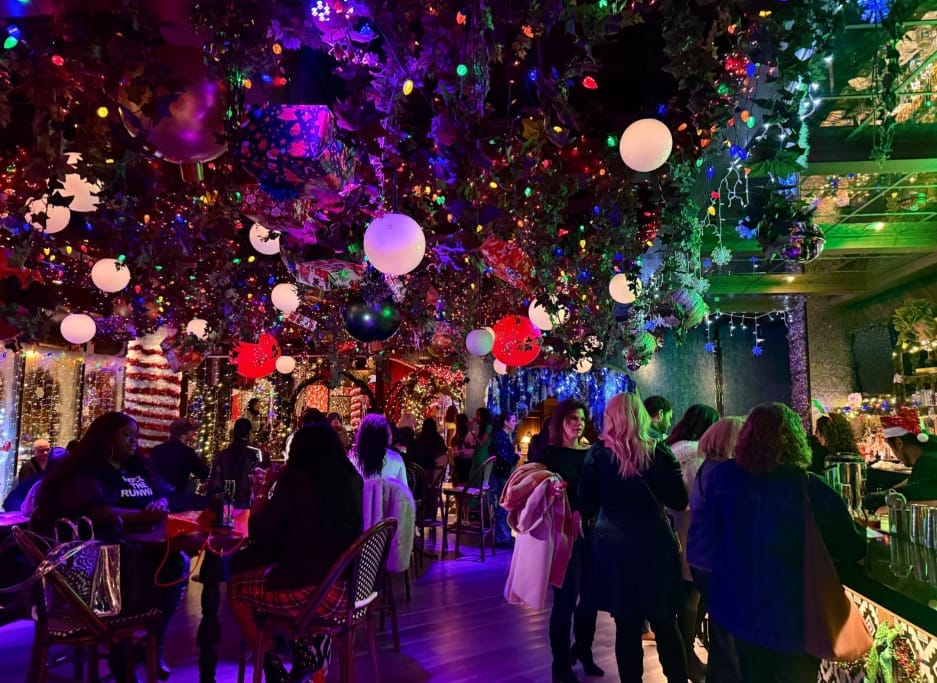 Holly Jolly NYC Holiday Bar Crawl