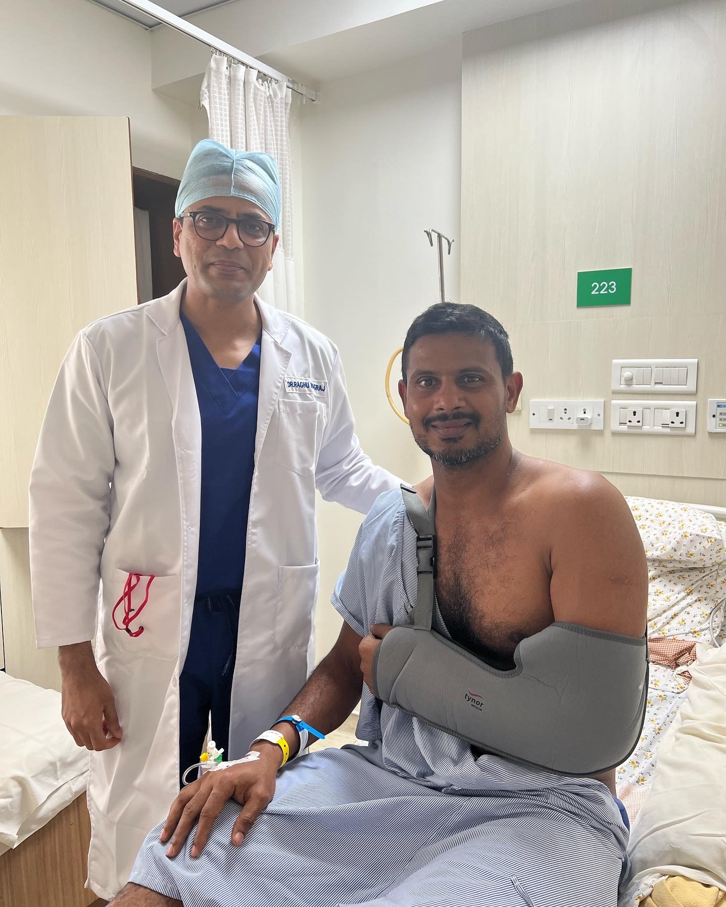 Cashless insurance TPA empanelment desk simplifying orthopedic treatment admissions.