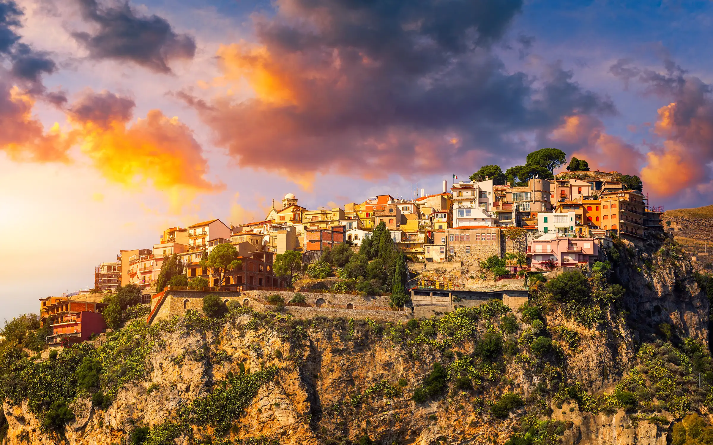 Castemola rett ovenfor Taormina, Sicilia | Expa Travel