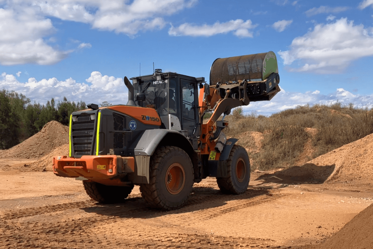 FlipScreen attachment on a Hitachi Loader