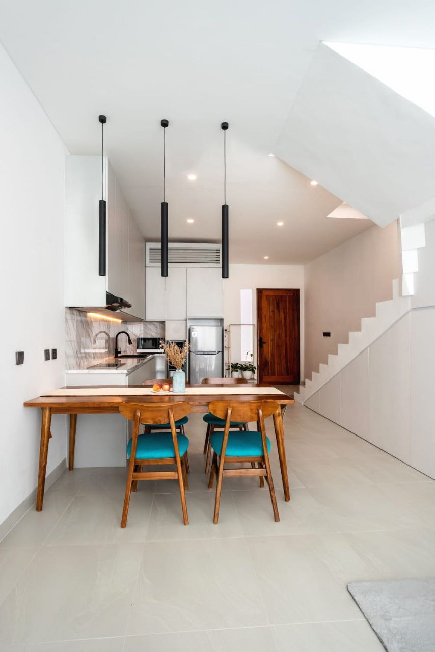 2-bedroom townhouse in Canggu (Batu Belig), located 700 meters from the ocean, featuring a private pool and terrace