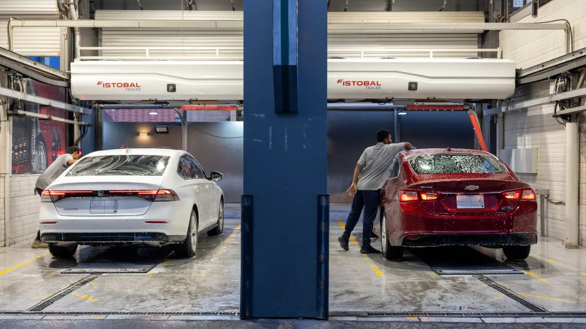 Car maintenance and washed cars