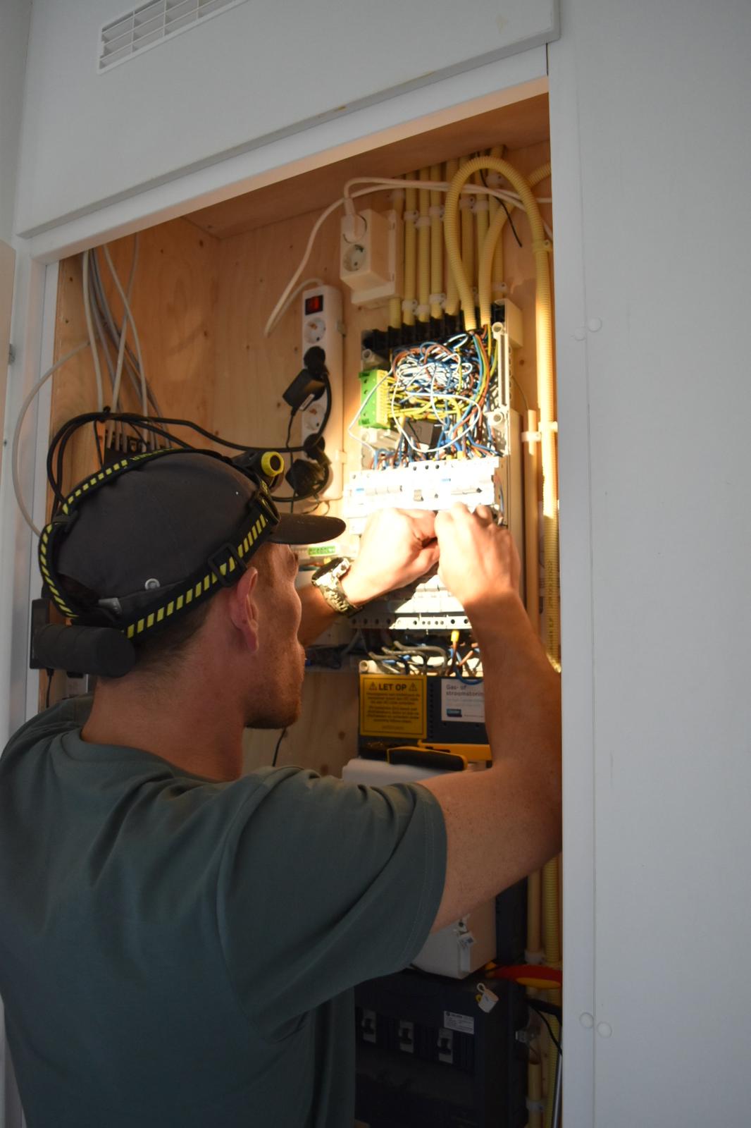 groepenkast installatie werk thuisbatterij