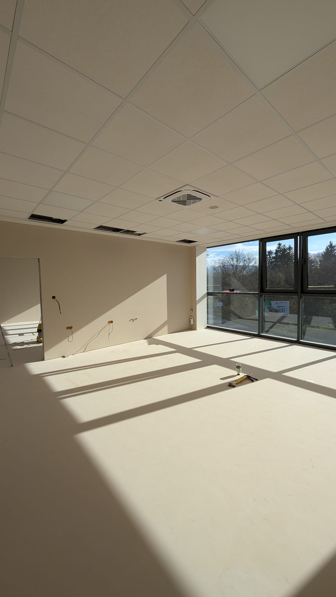 Nové priestory kliniky estetickej medicíny Esthea Prešov v Ľuboticiach – profesionálna starostlivosť o pleť, pery a telo pre klientov z Prešova a okolia.