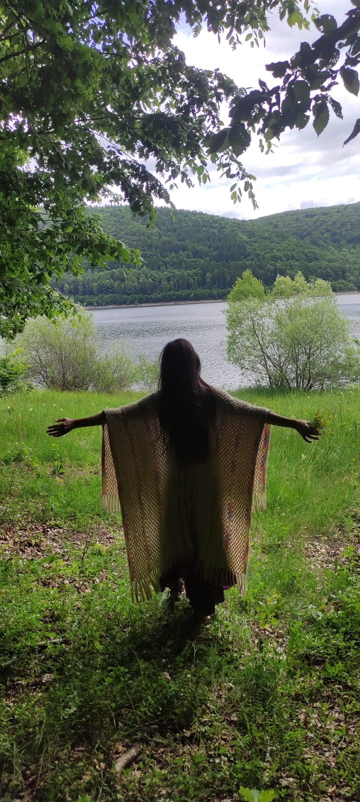 Frica viata frica moarte Mihaela Vernica Constelatii Familiale