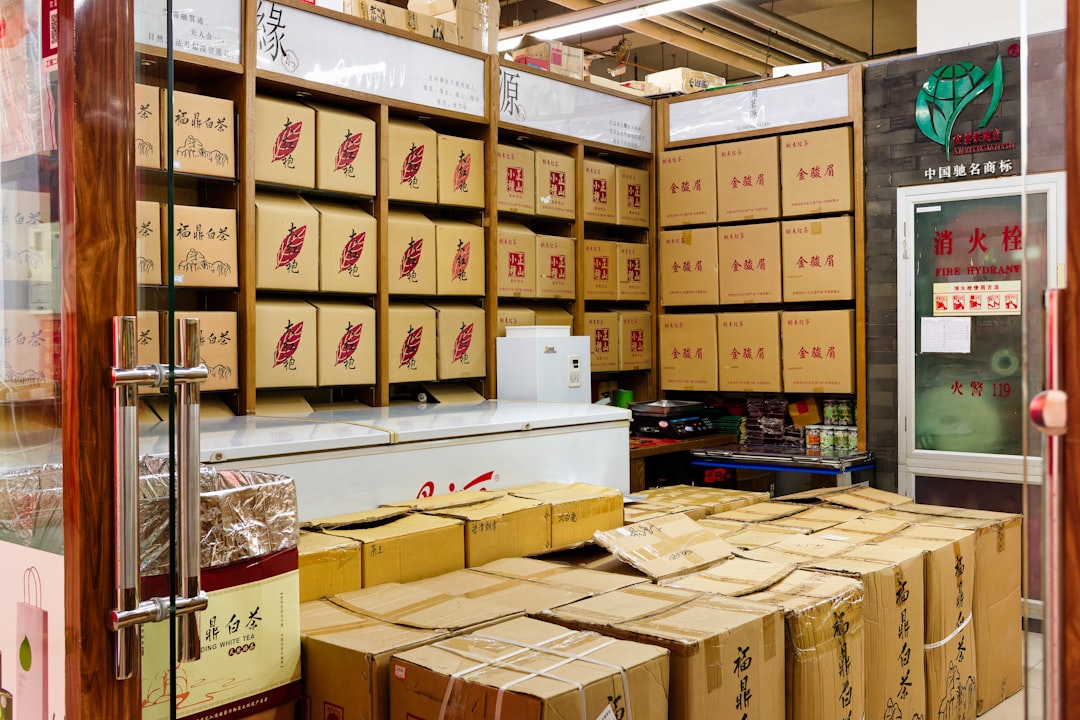 packing station,  shipping labels
