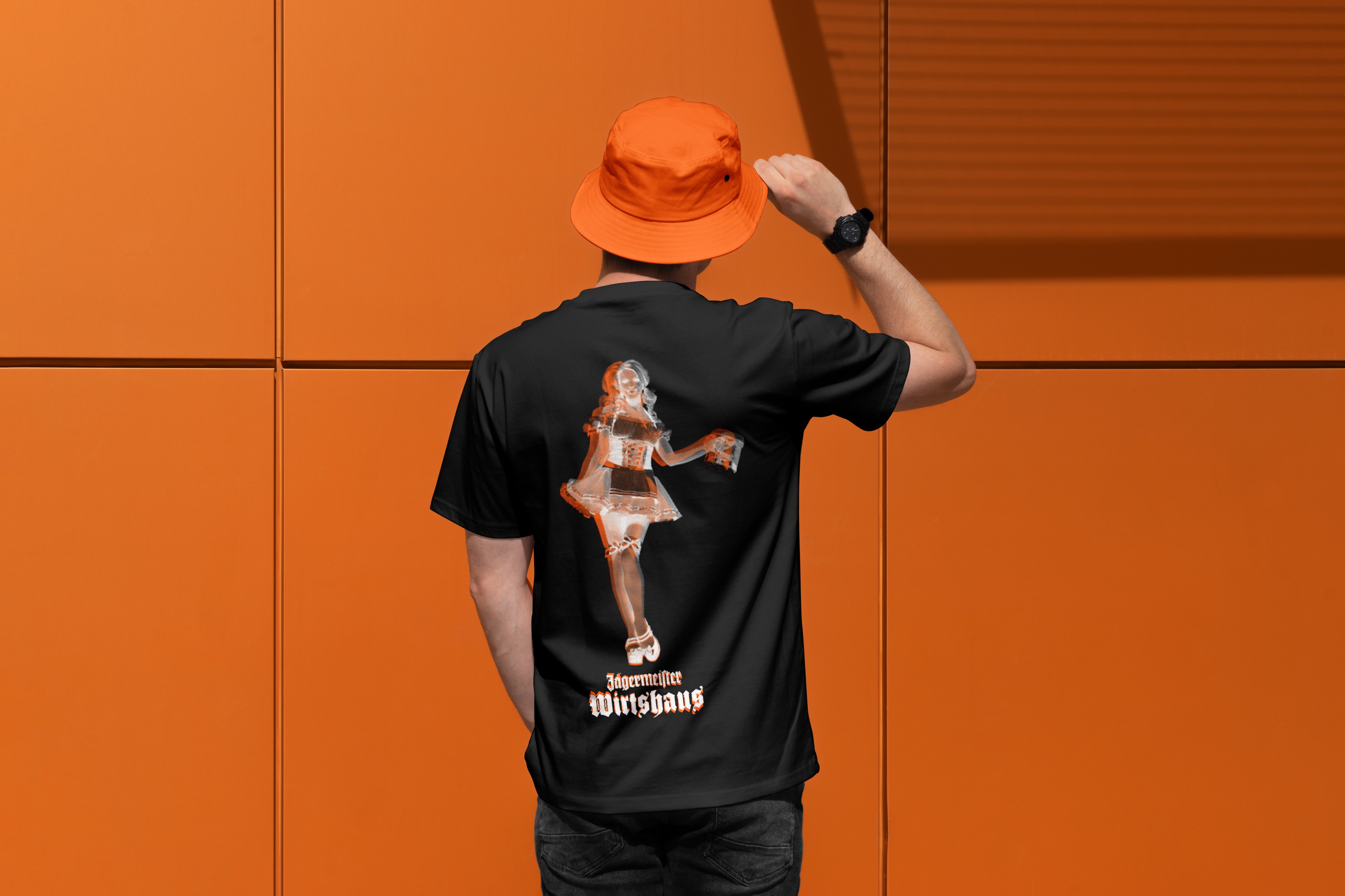 Branding-Anwendungen für die Jägermeister Wirtshaus Tour – Merchandise und Kommunikationsmittel mit wiedererkennbarem Design