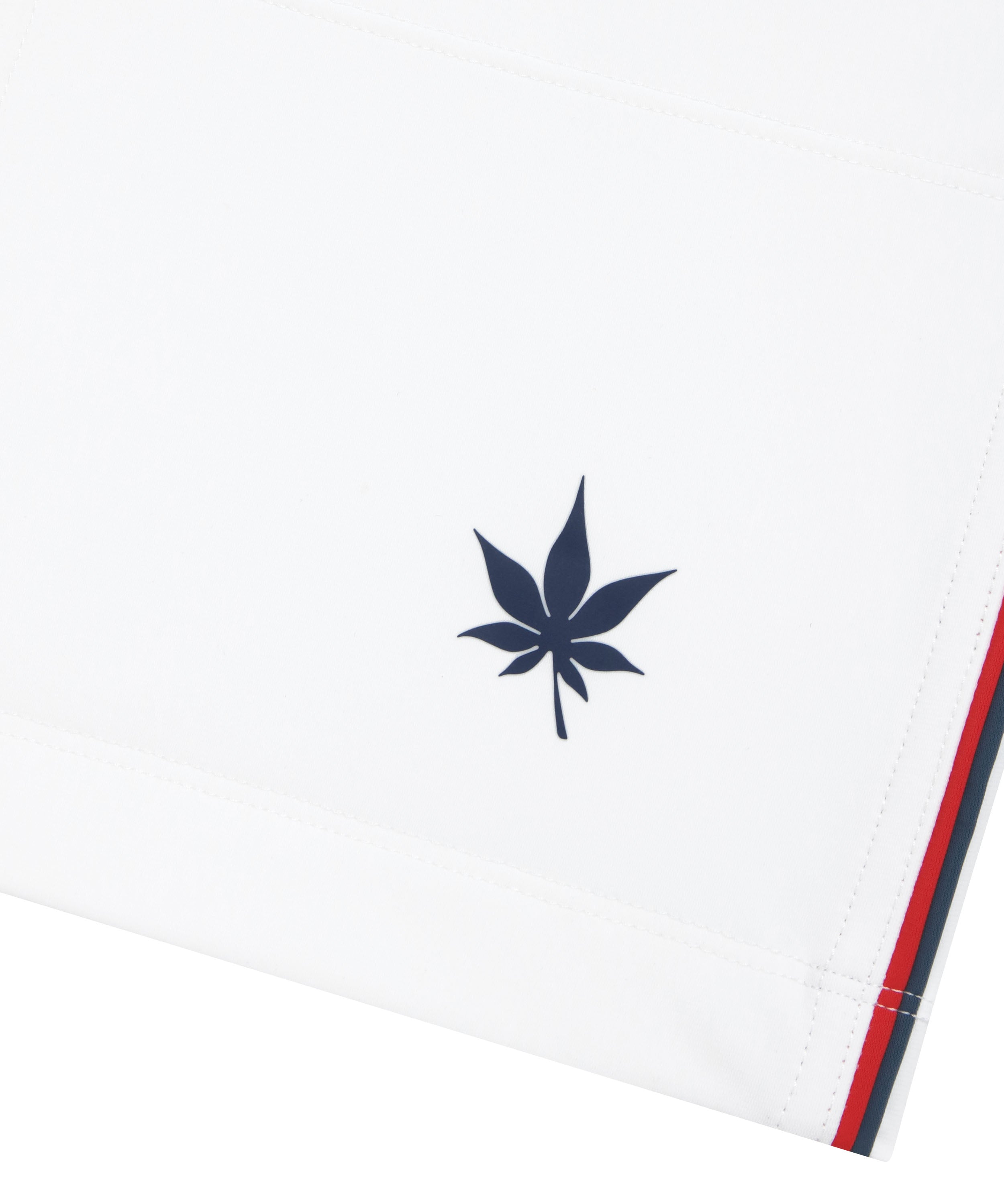 7" Tipped Peak Short in White Red Navy