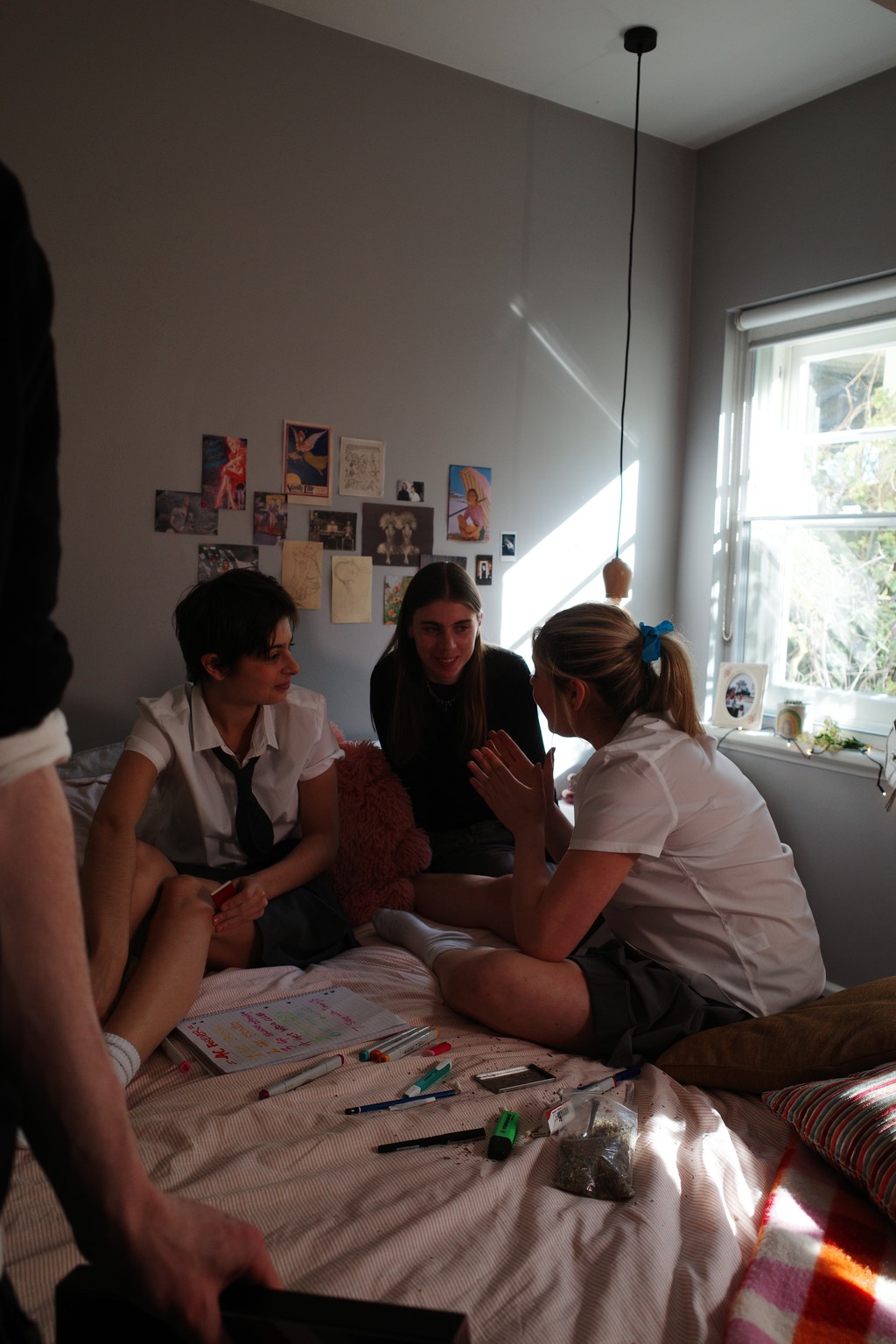 Eve discusses scene with cast members from A-Teen.