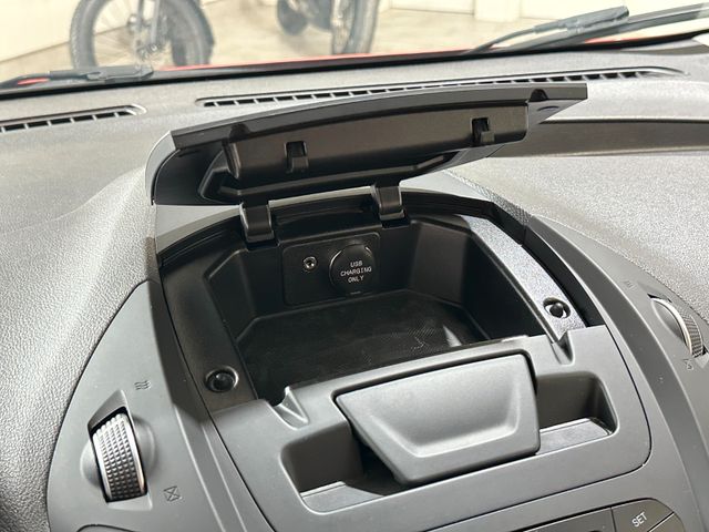 FORD Tourneo Courier 2018 RED Gebrauchtwagen - Galeriebild 13