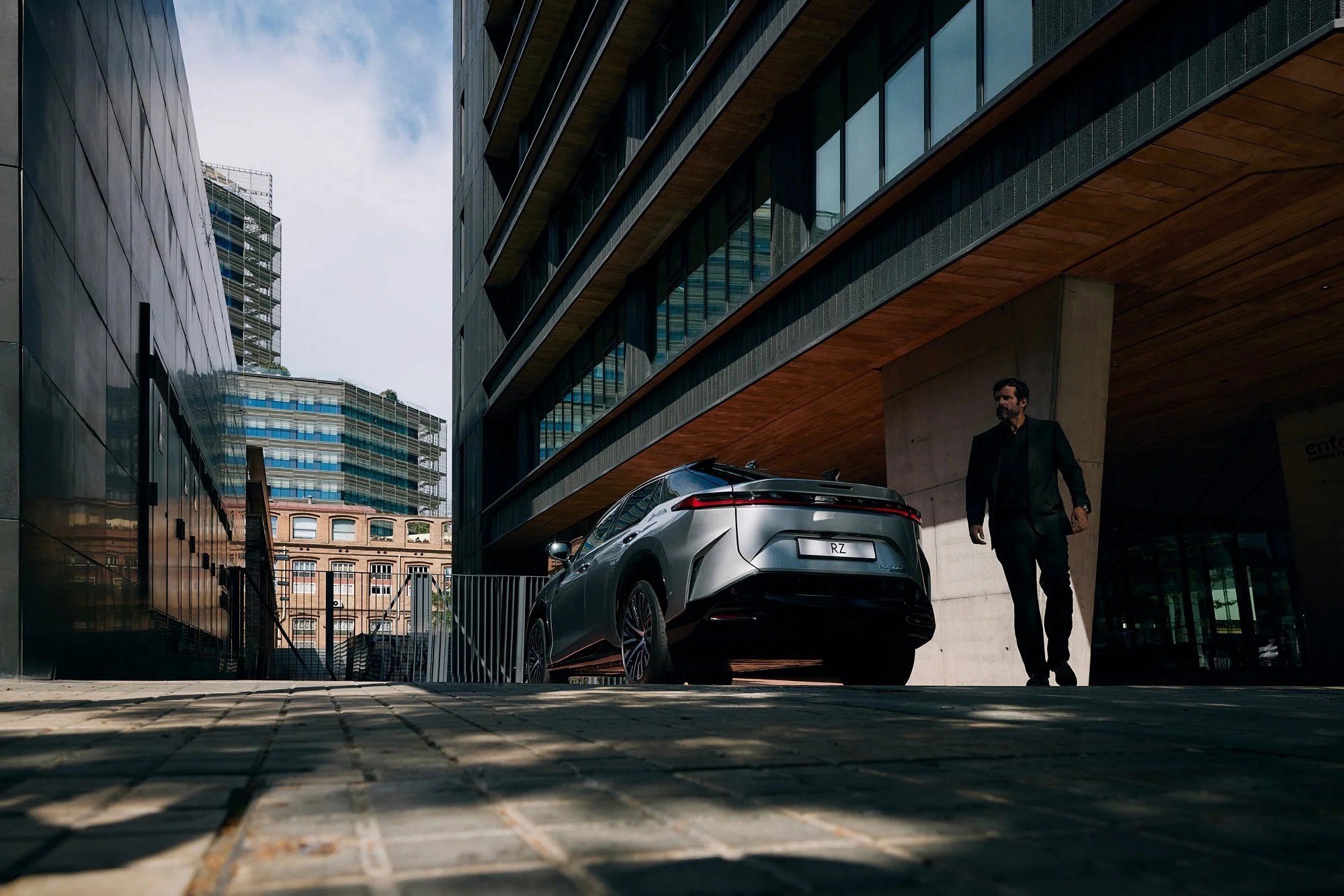 LEXUS