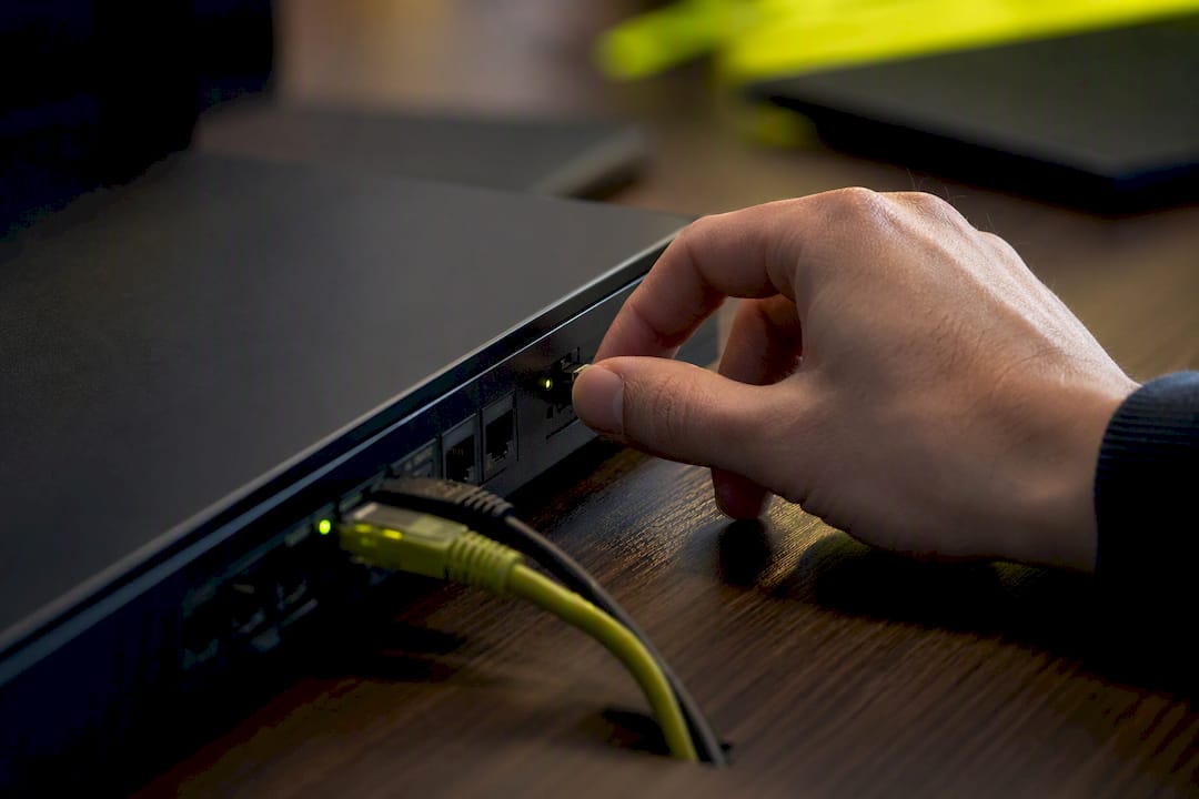 Hand adjusting network switch