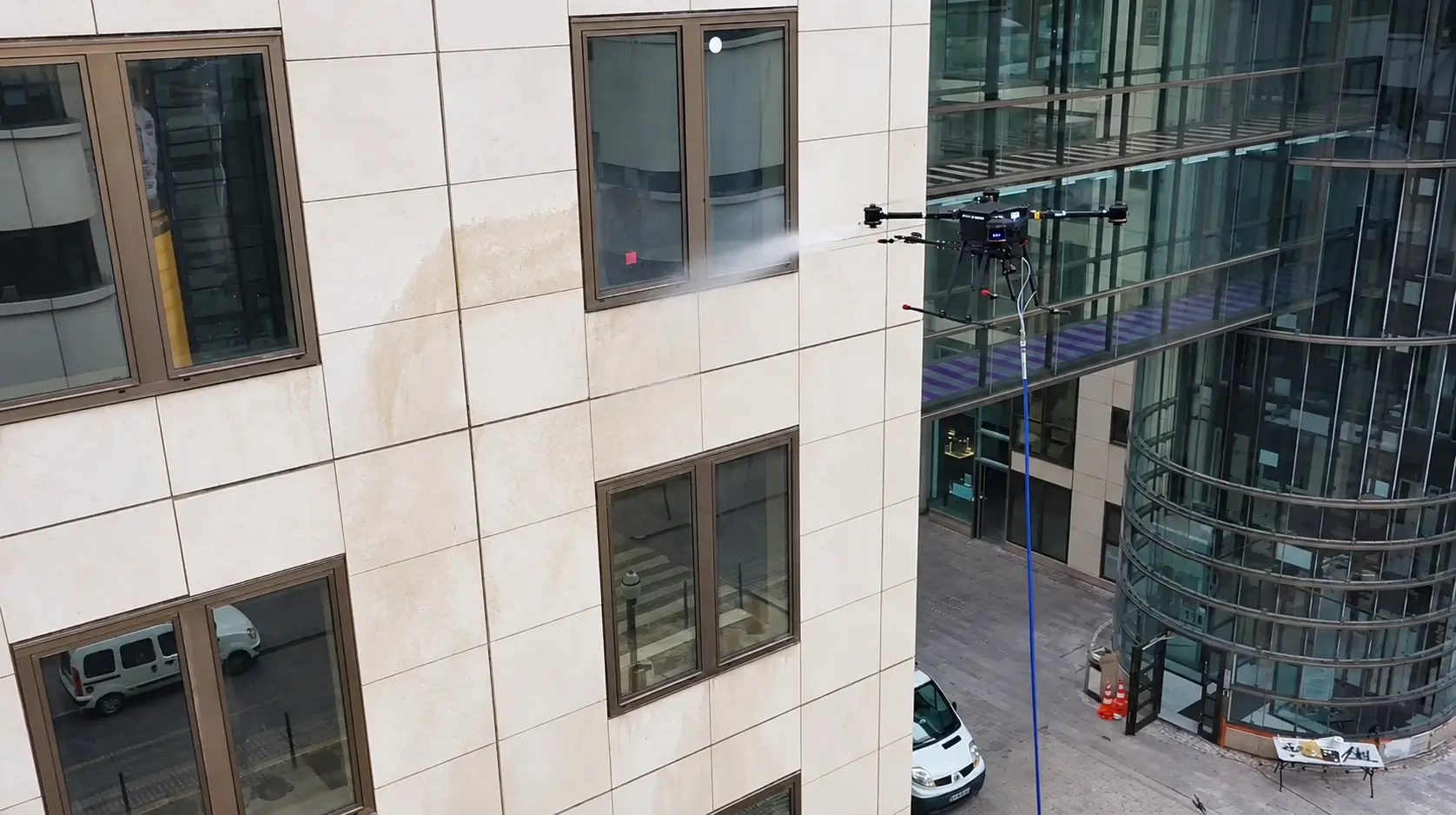 Nettoyage drone façade en hauteur