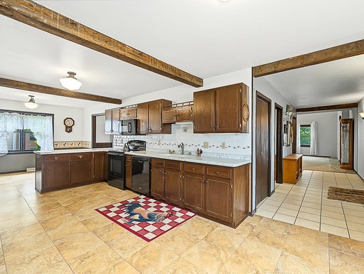 Photo 14 of 305 N Grove Street, Barneveld