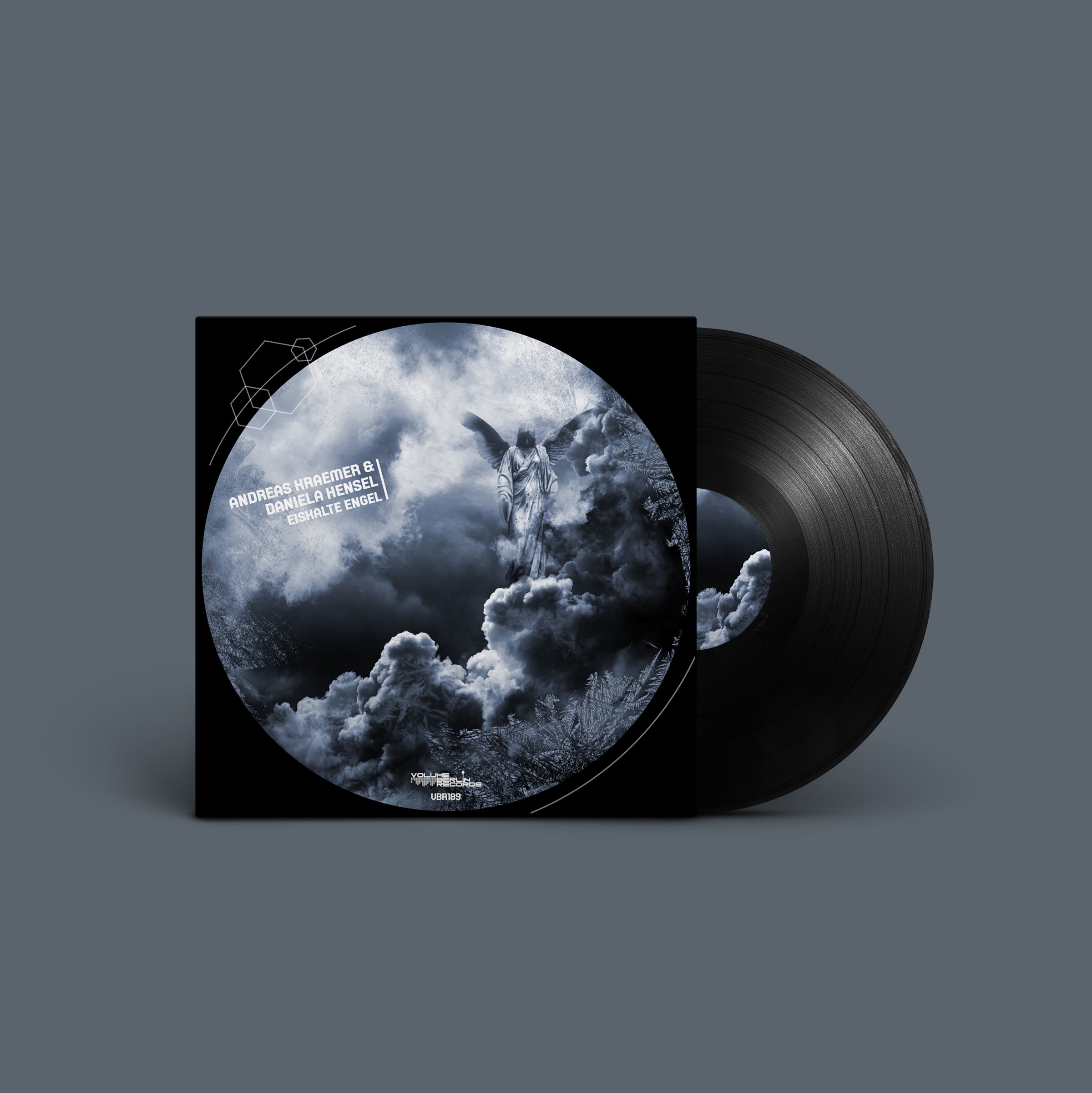 Vinyl-Coverdesign mit Wolkenmotiv für Andreas Kraemer mit dem Titel eiskalte Engel