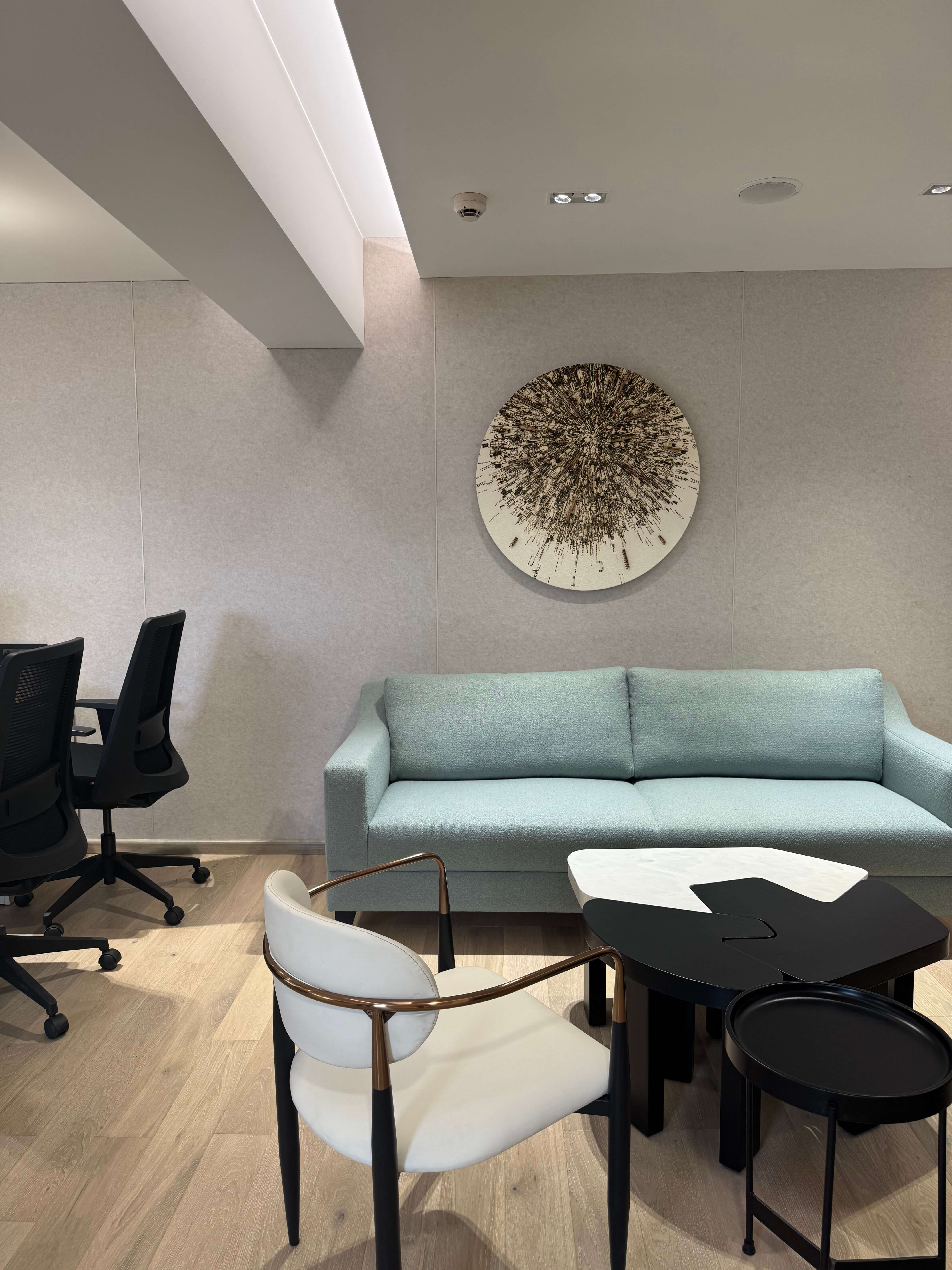 Director's cabin interiors in a corporate office 