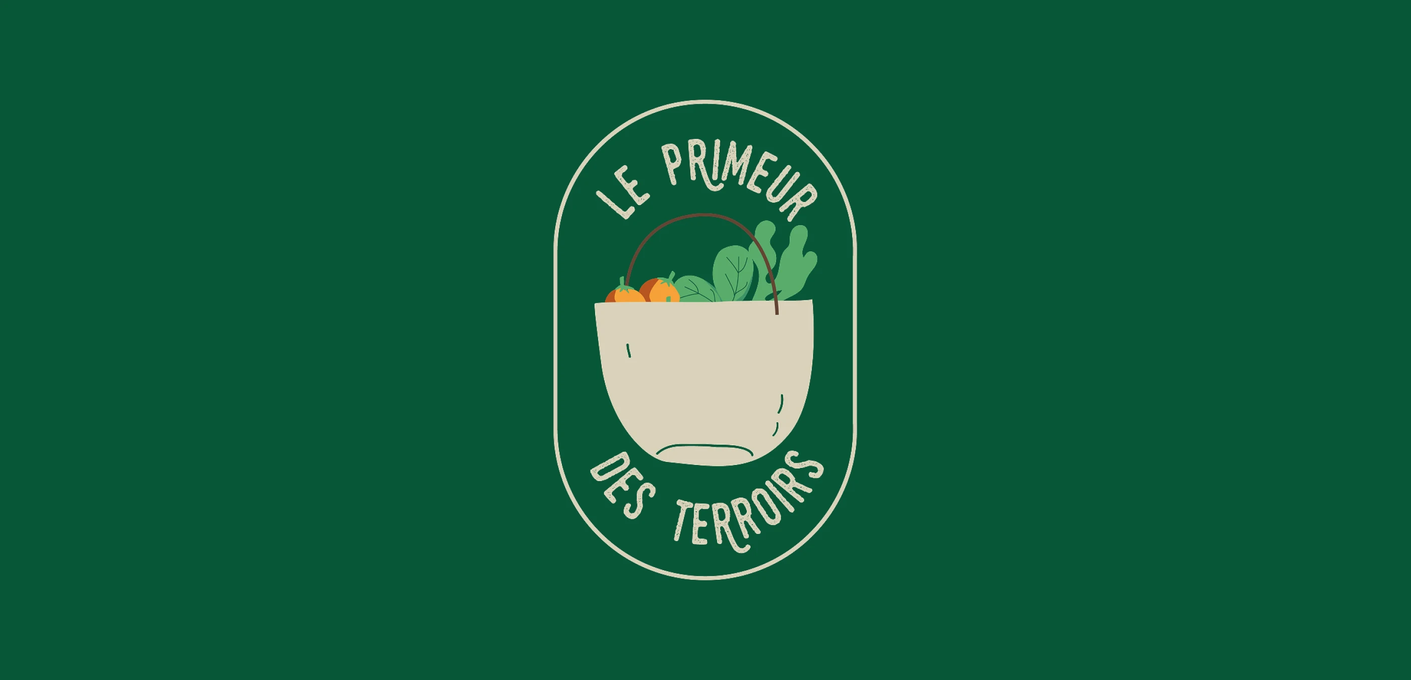 Badge ovale 'Le Primeur des Terroirs' en typo manuscrite verte avec illustration de cabas sur fond vert foncé.