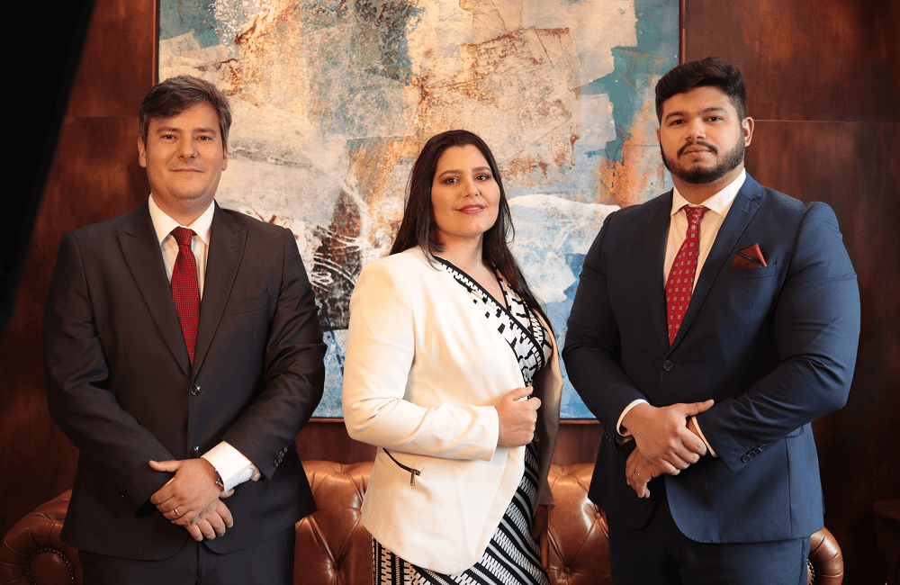 Dr. Carlos Eduardo Rodrigues Costa, Dra. Vládia Brasil Costa e Dr. Jimmy Souza do Carmo
