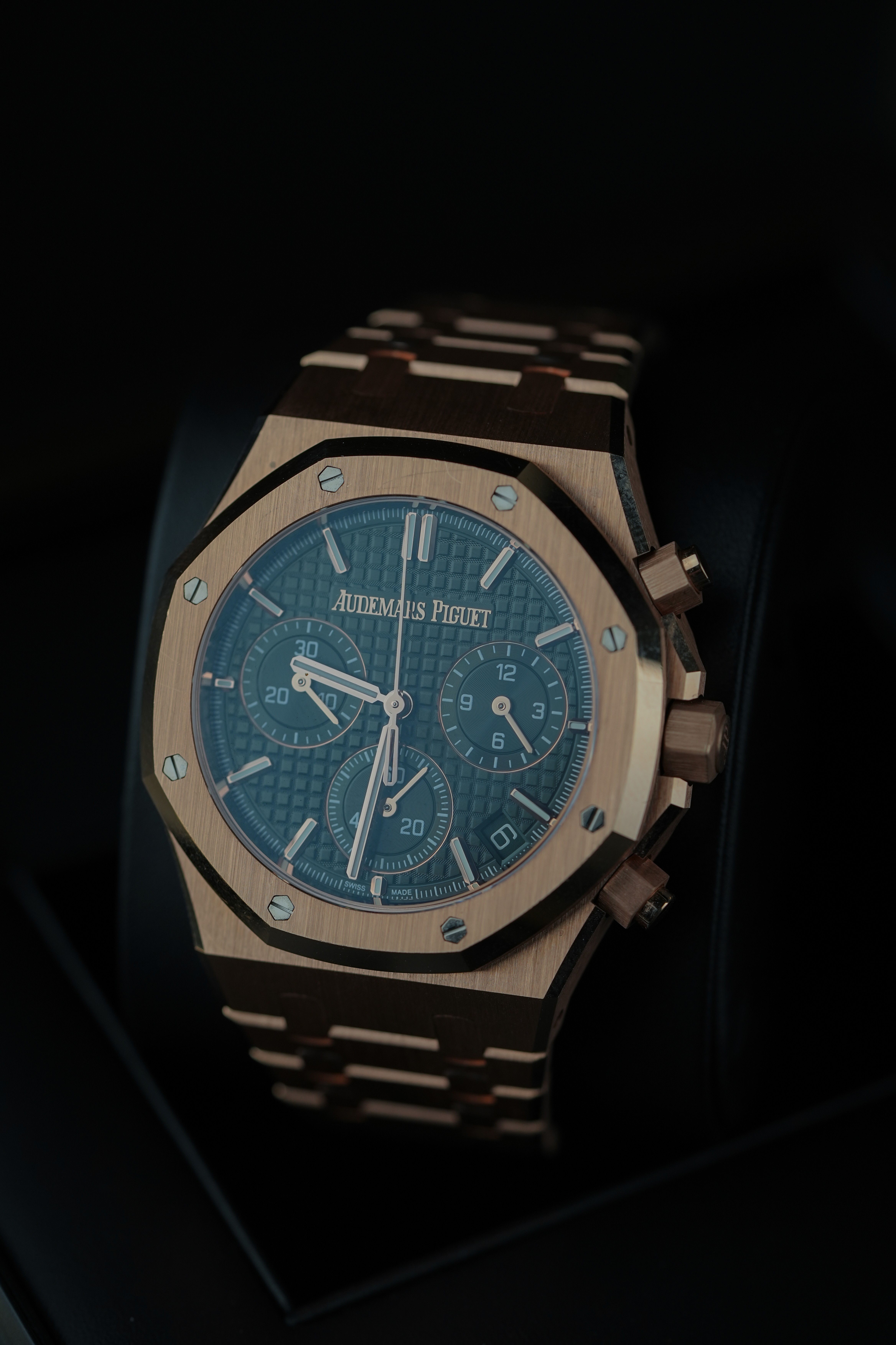 Buy Audemars Piguet Royal Oak Chronograph 41mm Rose Gold Green Dial — photo 5