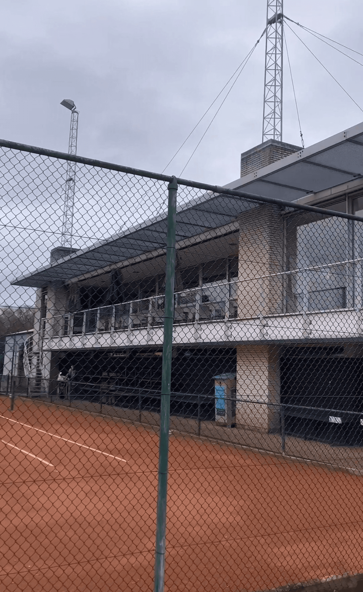 Tennisveld zuiver maken