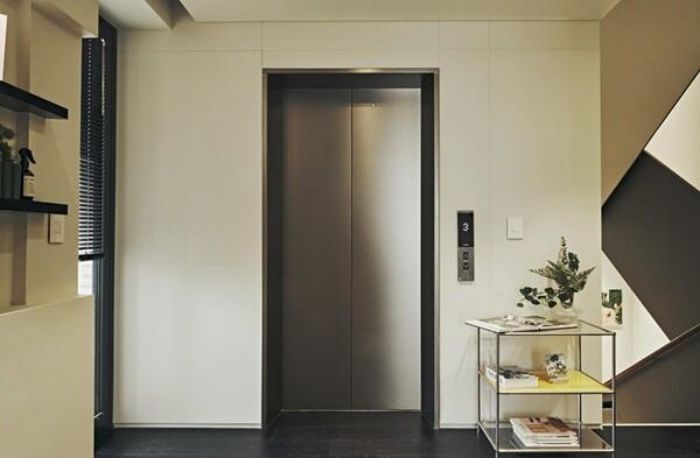 ticker-01