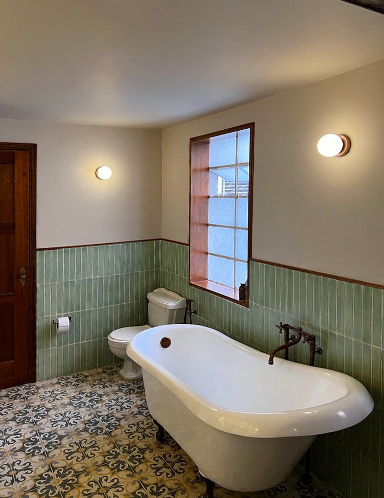 3 Tropi-Cottage Bath