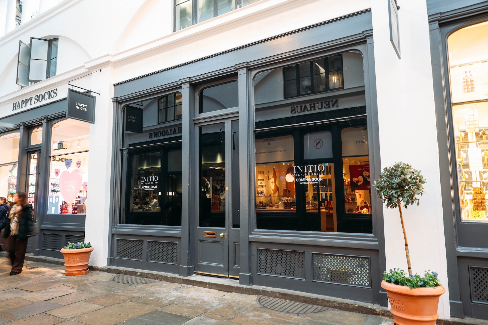 Side shot of Initio store in Covent Garden
