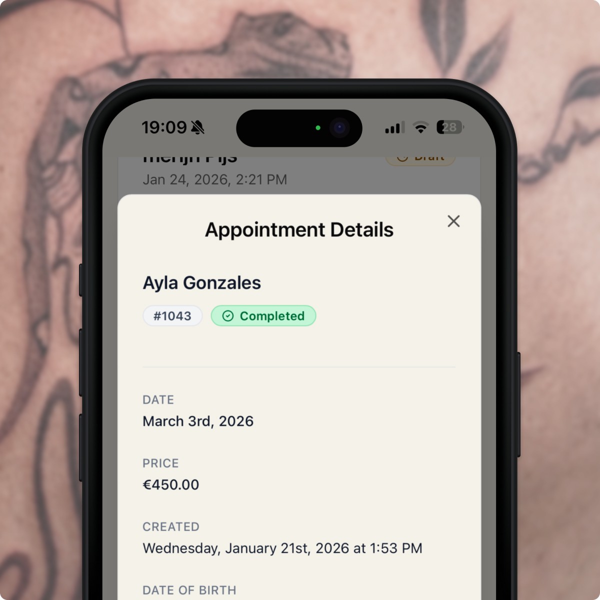 Concetrated triathlete grayscale