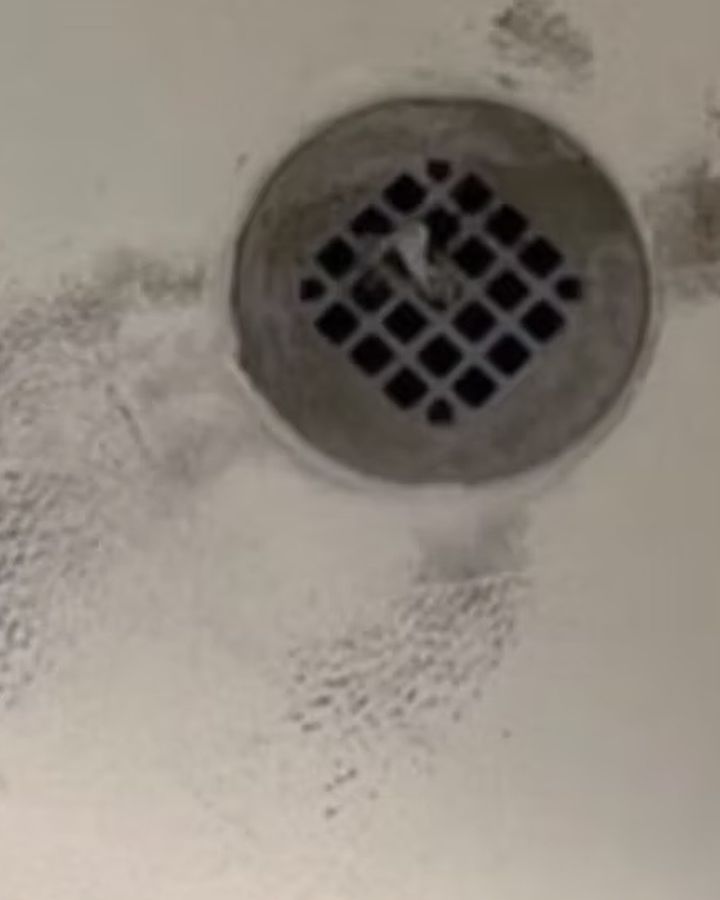 Bathtub, before cleaning