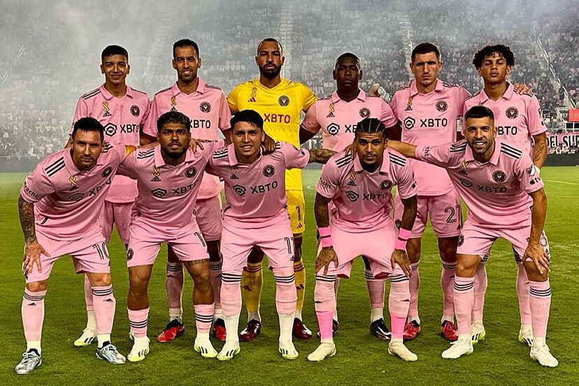 Inter Miami posing as a team 