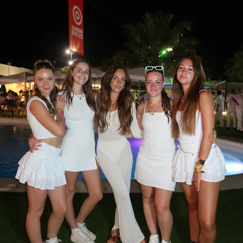 Groupe_Fille_soirée