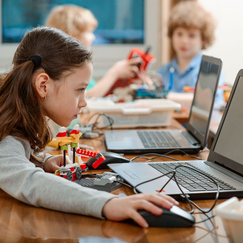 How to Prepare Your Kids for a Future in Tech if You’re in Seattle